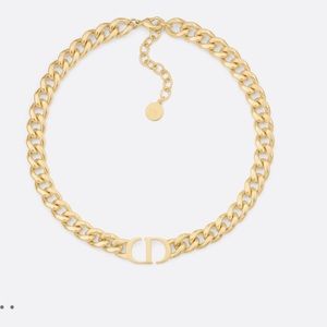 The 30 Montaigne choker is both modern and timeless.